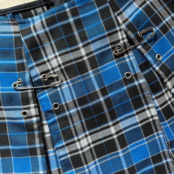 LIP SERVICE | Vintage Plaid Mini Skirt - Picture 7 of 9